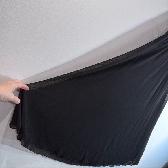 LISA’S FOLLY LUXE Sz S Elegant Black Lace Nightgown Built In Bra Adjustabletable - Picture 4 of 10